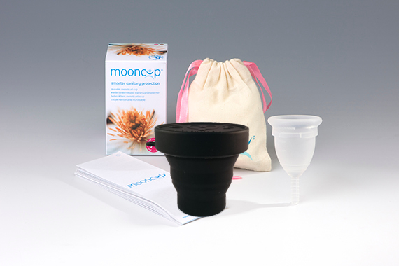 Image of MoonCup Maat A (menstruatiecup), > 30 jaar, met handige sterilisator