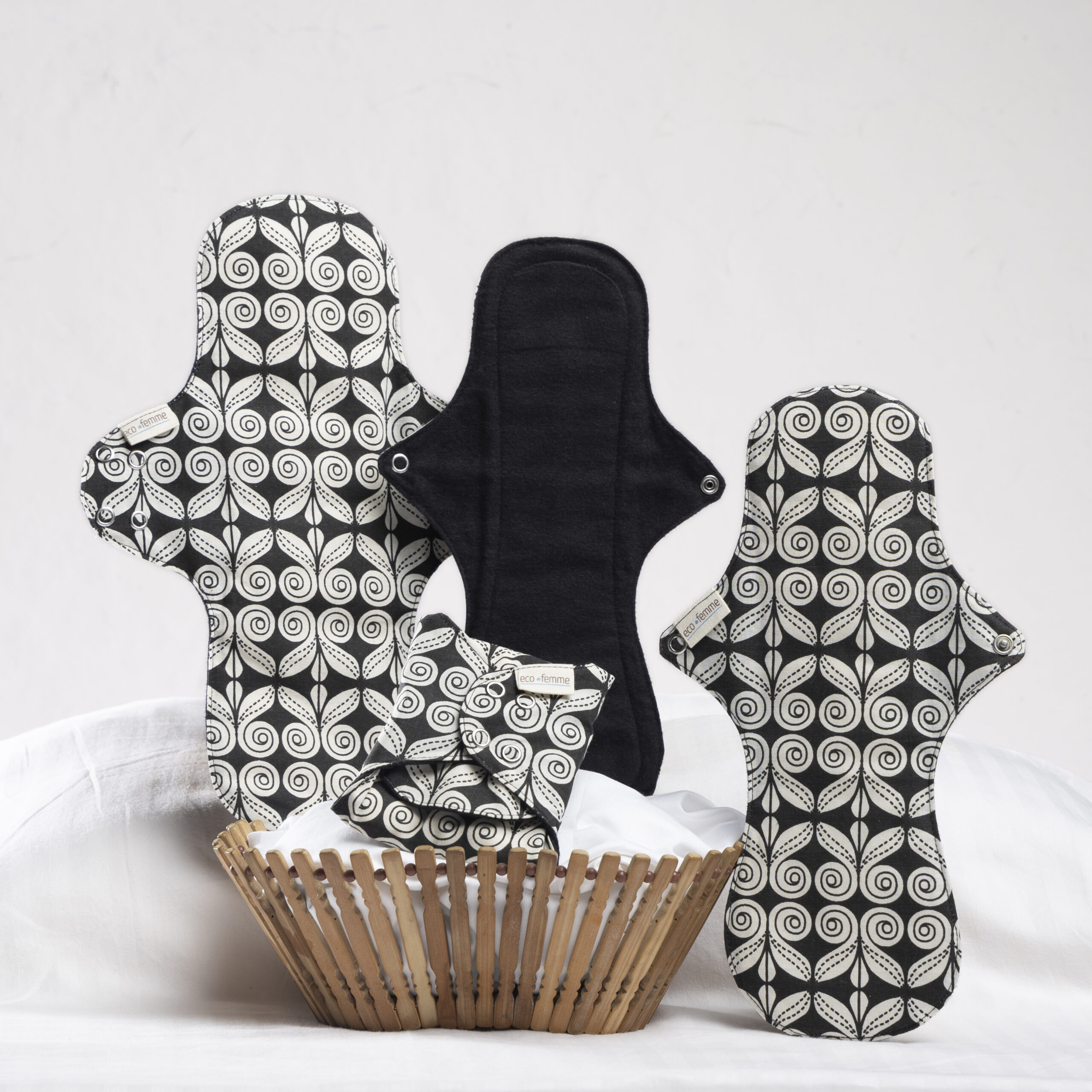 Eco Femme Heavy Flow Kit - wasbaar maandverband (kleur: Black Organic - zwart)